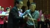 许家印那年和马云欢声笑语地喷香槟，而后欠的债前无古人😅