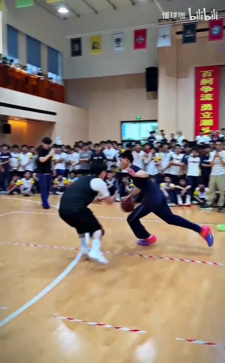 如果他真有14岁！如此篮球天赋，再过几年可以去参加NBA选秀了